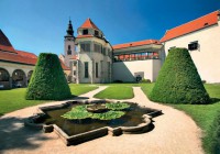 /album/fotogalerie-statni-zamek-telc-klenot-renesancni-architektury/vstupni-brana-do-zamku-jpg1/